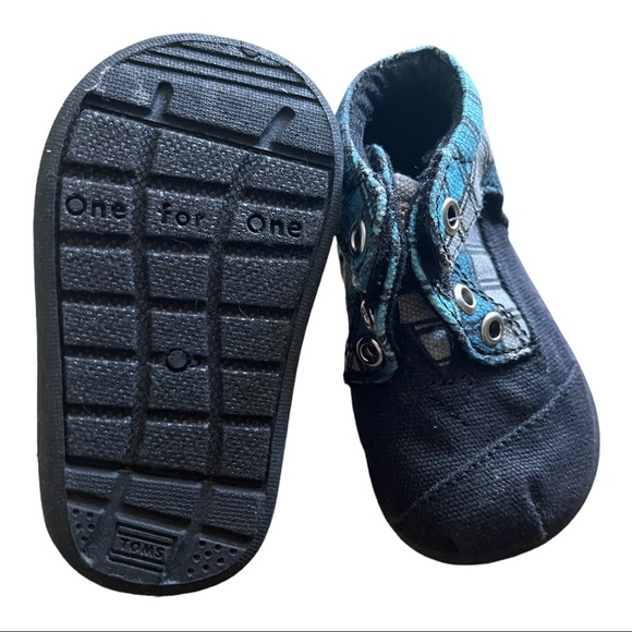 NWT Infant TOMS Navy Canvas Tiny Slip-On Boots Velcro Closure in size 3D - Picture 4 of 7
